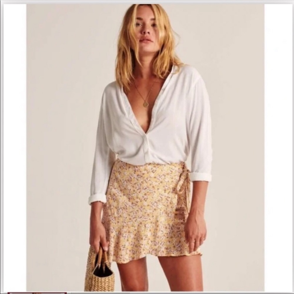 Abercrombie & Fitch yellow floral pattern faux wrap side tie mini skirt XS